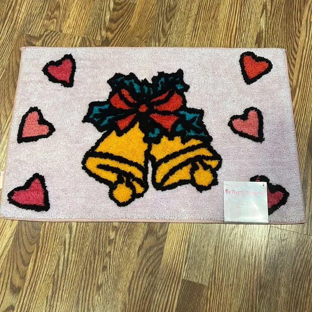 NWT Betsey Johnson Christmas bath rug